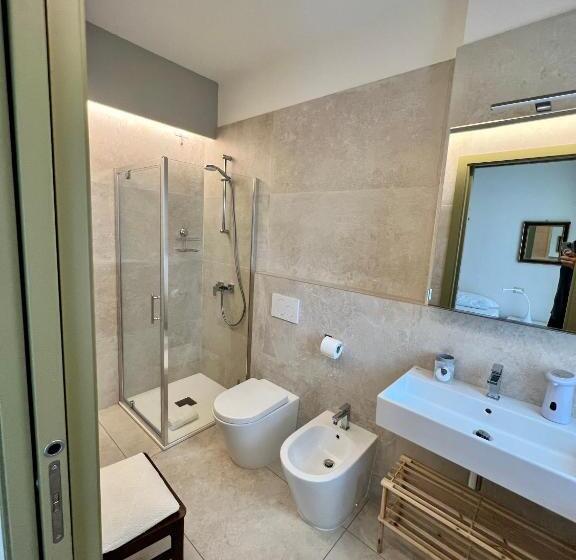اتاق راحتی, Avenue Rooms