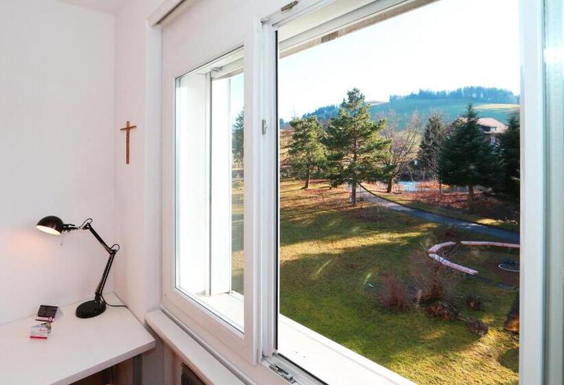 اتاق استاندارد سه تخته با سرویس بهداشتی مشترک, Allegro Alpin Lodge