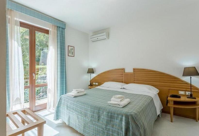 サイドオーシャンビュースタンダードルーム, Albergo Auralba
