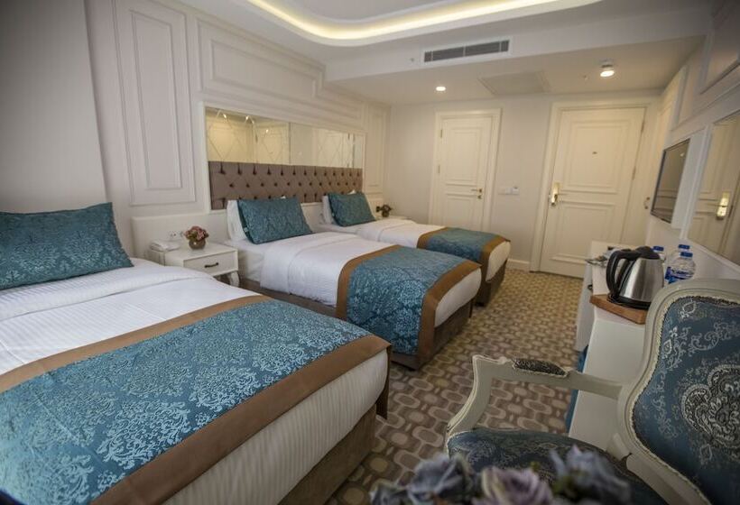 اتاق لوکس سه تخته, Palde Hotel & Spa
