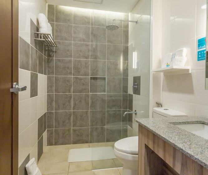 스위트, Microtel Inn & Suites By Wyndham San Fernando