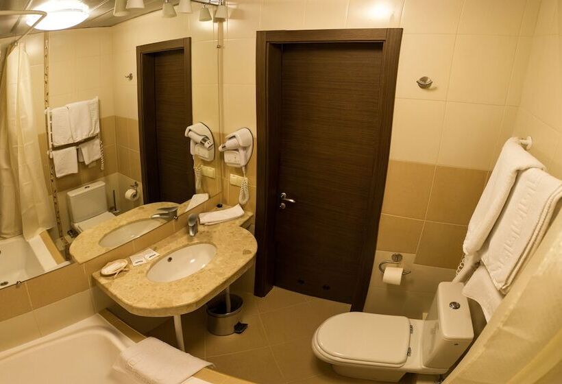سوییت جونیور, Mirniy Resort