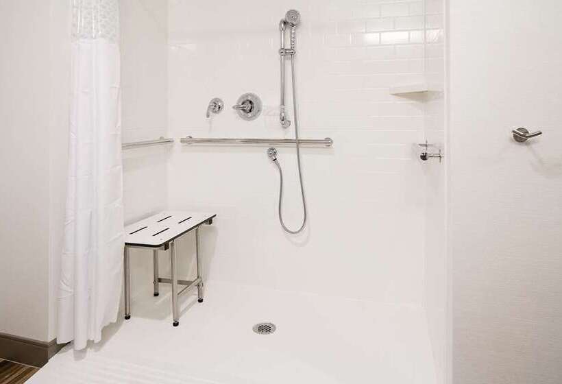 스탠다드 스튜디오, Hampton Inn Benson