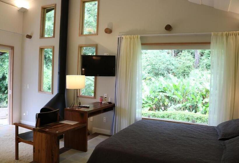 패밀리 방갈로, Auberge Suisse Pousada