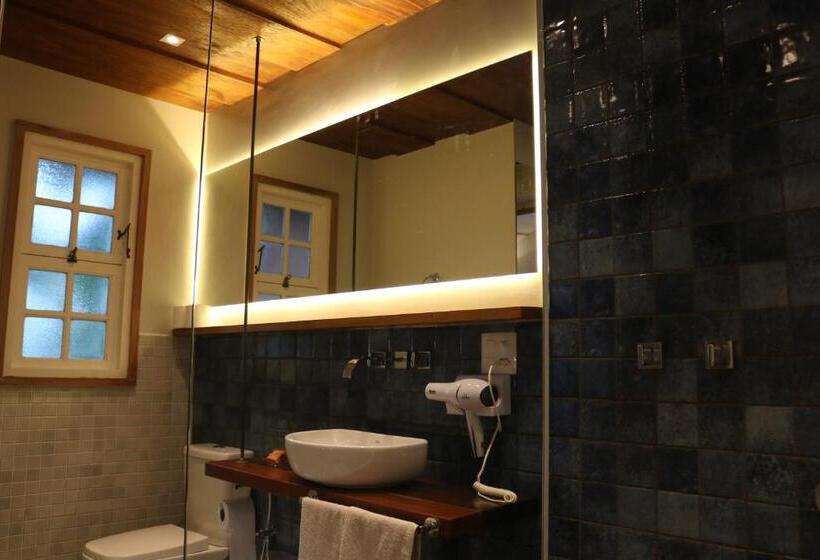 자쿠지 스위트, Auberge Suisse Pousada