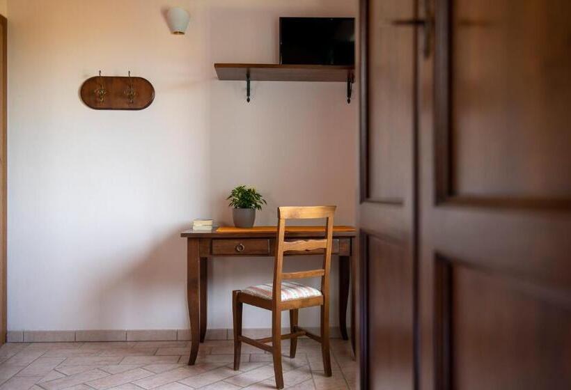 Семейный Номер, Residence Serristori