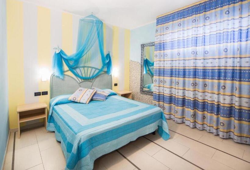 Апартаменты 1 Спальня Нижний Этаж, World Village Apartments