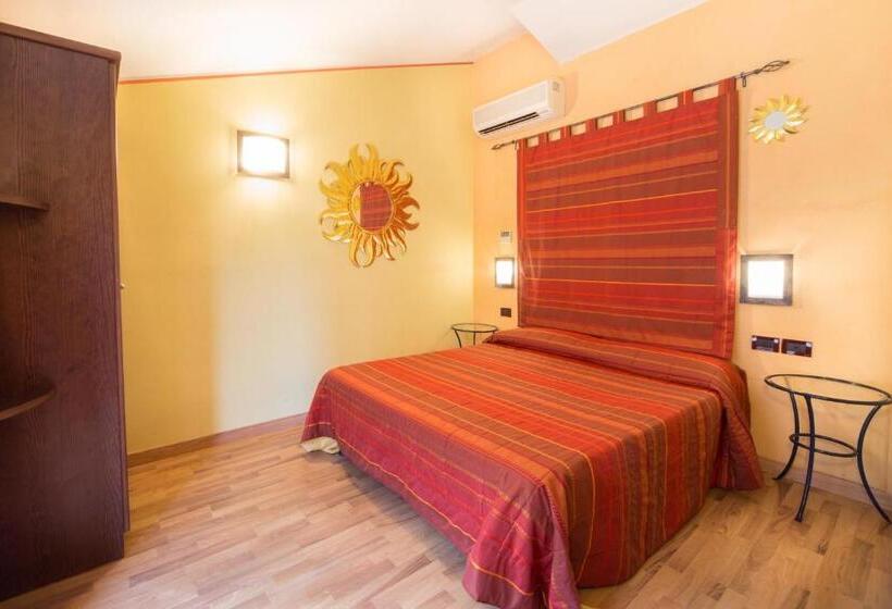 Апартаменты 1 Спальня с Террасой, World Village Apartments