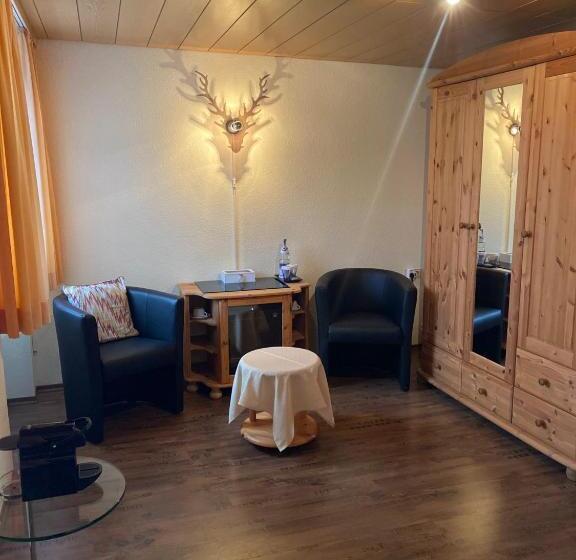 Номер Стандарт, Gasthaus Zum Hirschen