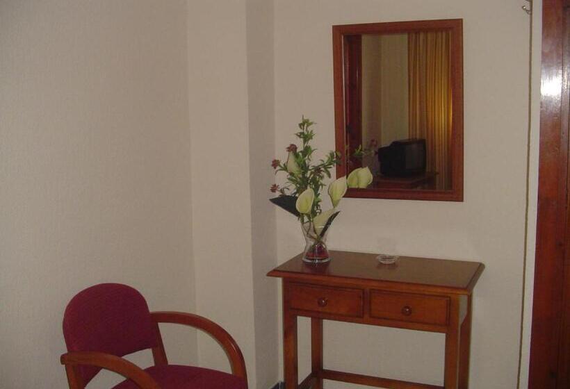 Camera Standard, Hostal Cabrera