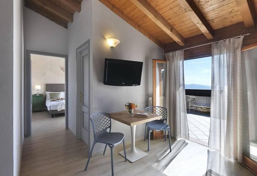 سوییت جونیور با چشم‌انداز دریاچه, Residence Panorama La Forca, Gtsgroup