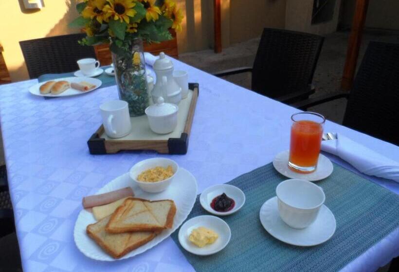 Номер Стандарт Трехместный, North Star Hostal Guayaquil