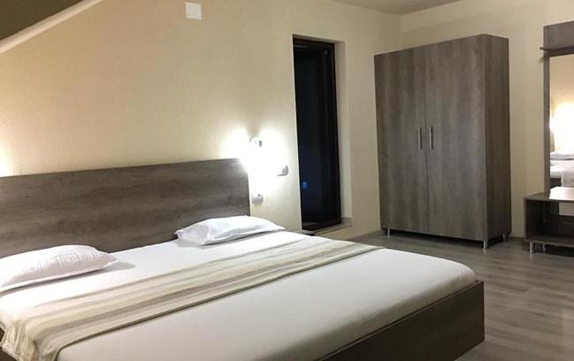 Quarto Estandar, Pension Aroma