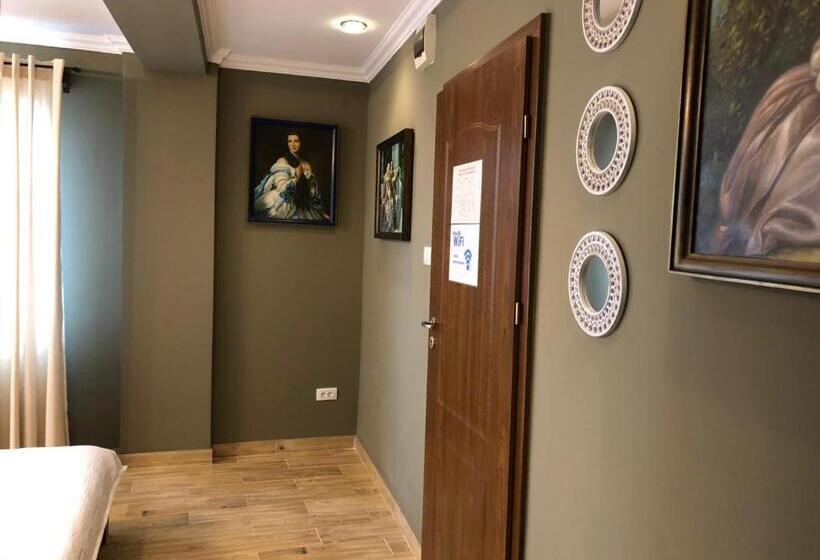 Quarto Triplo Comfort, Pension Aroma