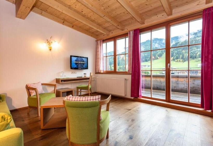 带阳台套房, Brandstatthof Leogang