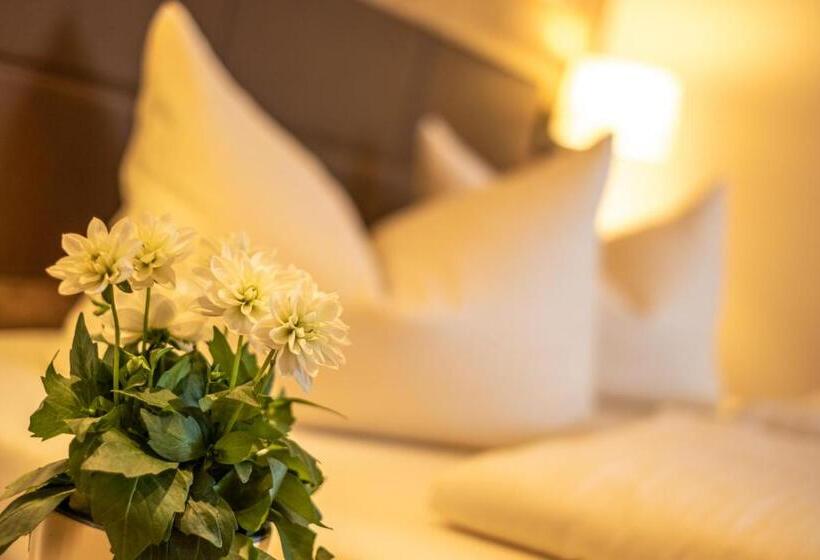 Quarto Estandar, Boutique Hotel Angerer