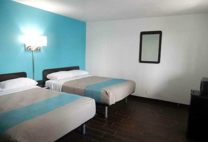 Номер Deluxe, Motel 6 Portland, Tx