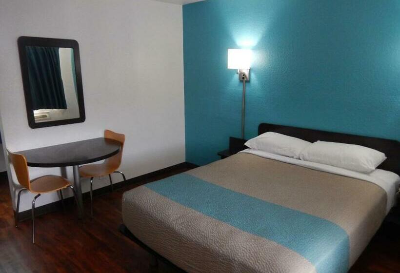Номер Deluxe, Motel 6 Portland, Tx