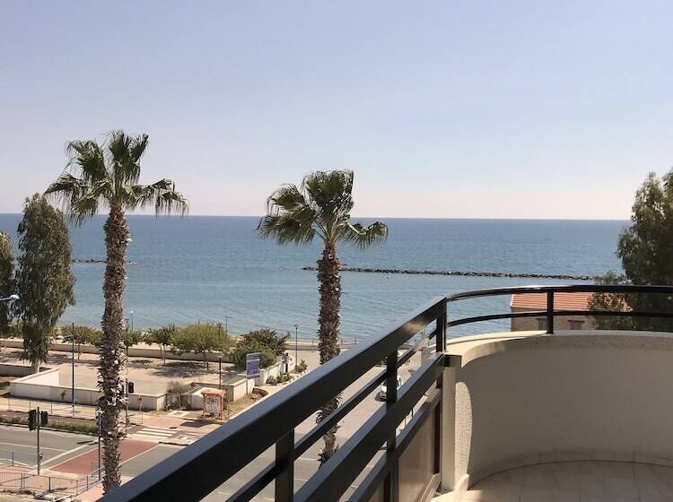 Apartamento 1 Quarto Vista Mar Lateral, Pigeon Beach Hotel Apartments