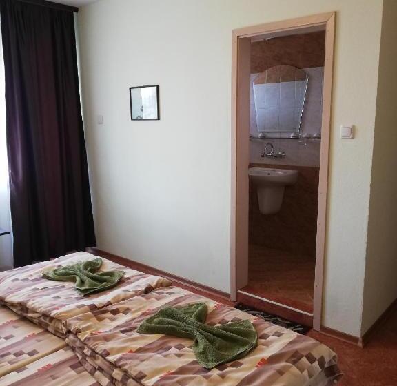Номер Стандарт с Балконом, Guest House Stoyanovi