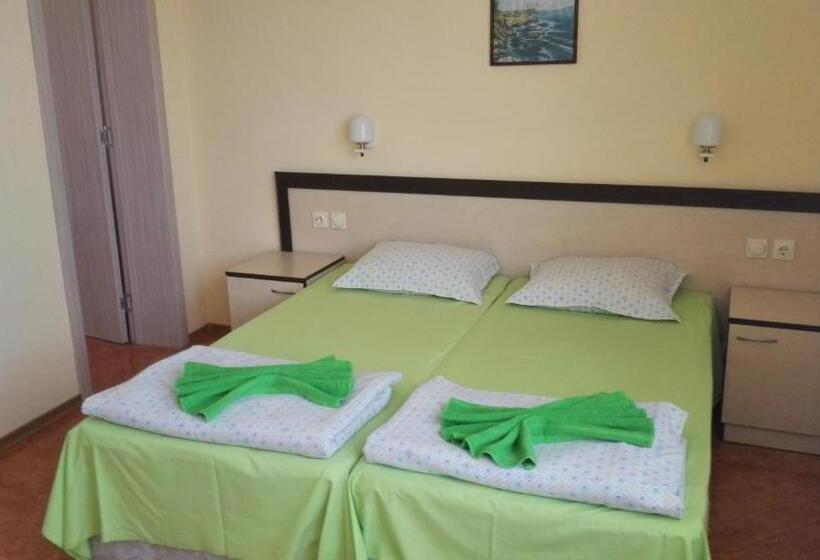 Апартаменты 2 Спальни, Guest House Stoyanovi
