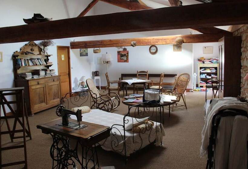 Номер Стандарт Трехместный, Chambres D Hotes Domaine De Beaupre