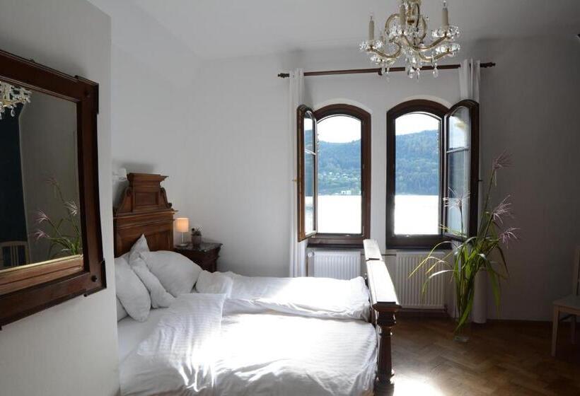 Standard studio with lake view, Villa Streintz