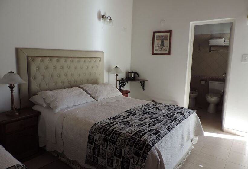 标准三人间, Hosteria Las Piedras
