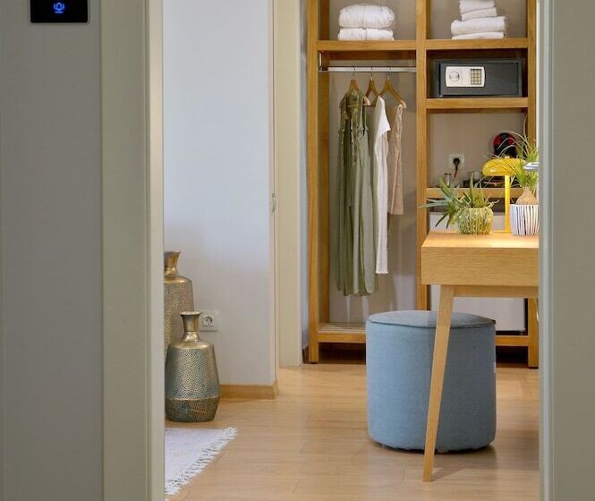 이그제큐티브 스위트, Mirivili Rooms & Suites