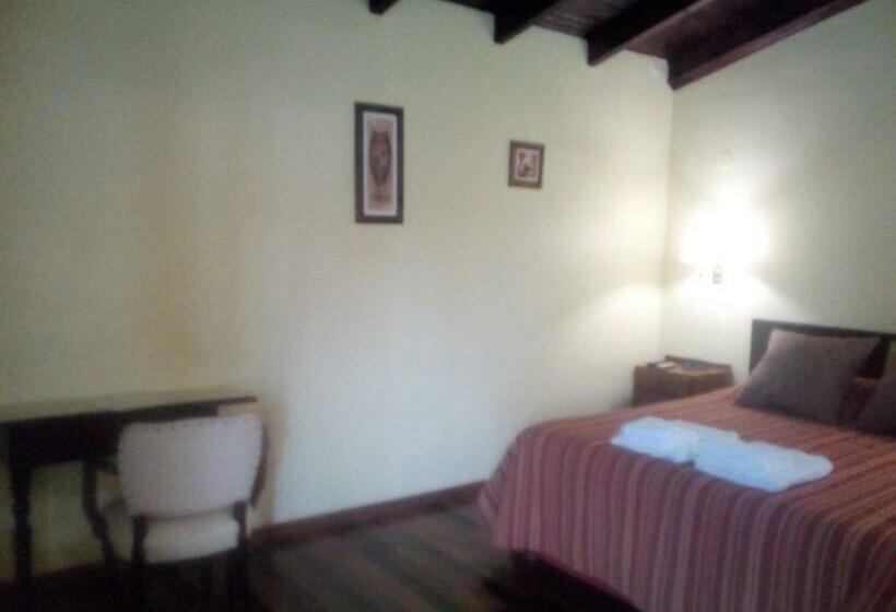 Quarto Estandar, Las Azaleas