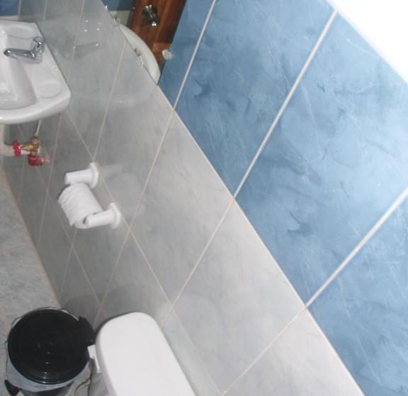 Четырехместный Номер Стандарт, Hostal Alcazaba