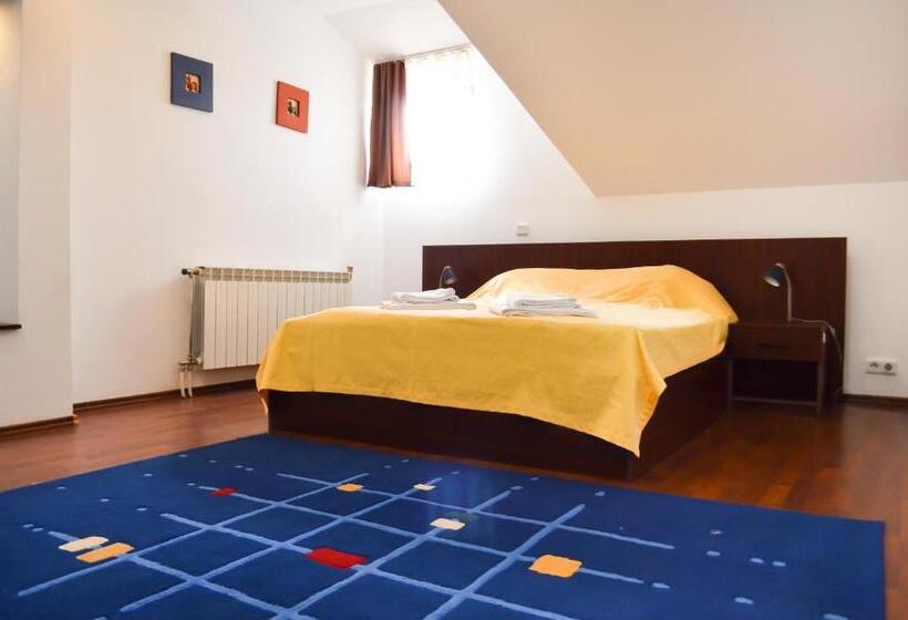 سوییت سوپریور, Casa Transilvania
