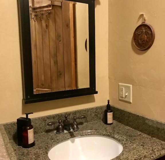 Апартаменты 2 Спальни, Cowboy's Lodge