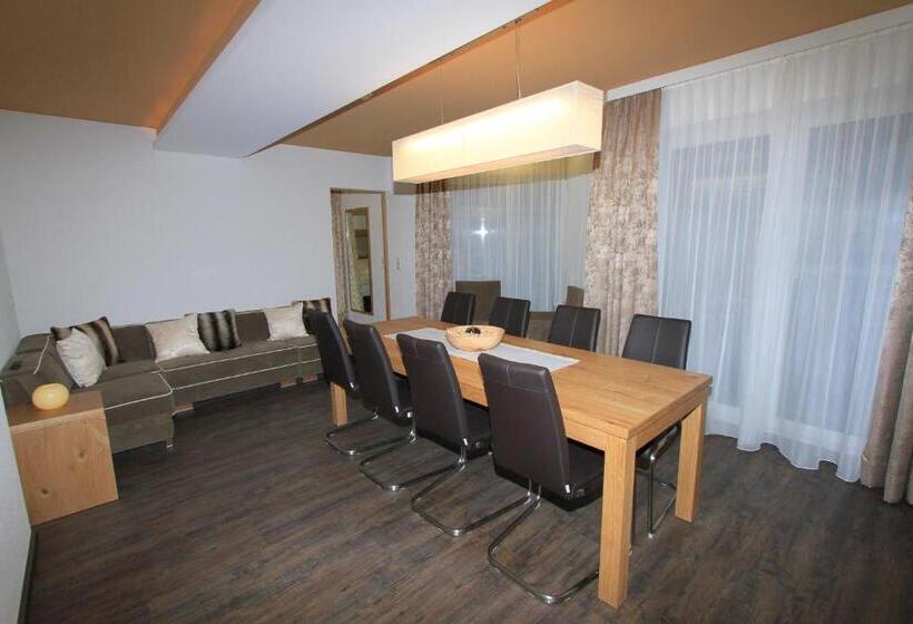 شقة غرفتين نوم مزودة بتراس, Relax Apartments