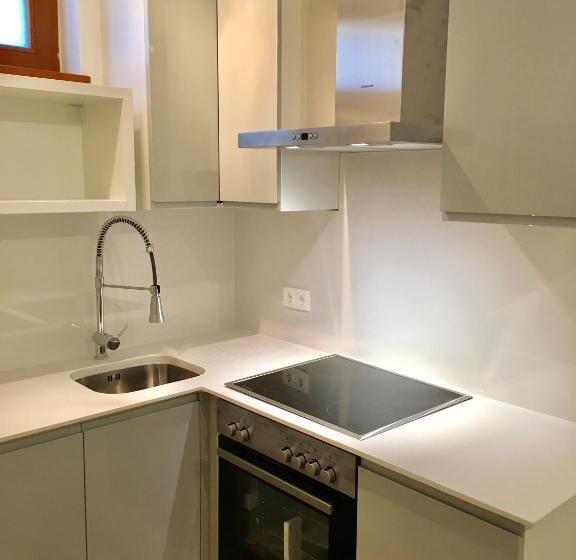 Апартаменты 2 Спальни, Apartman Diófa