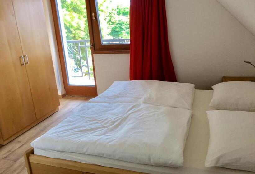Апартаменты 1 Спальня с Балконом, Apartman Diófa