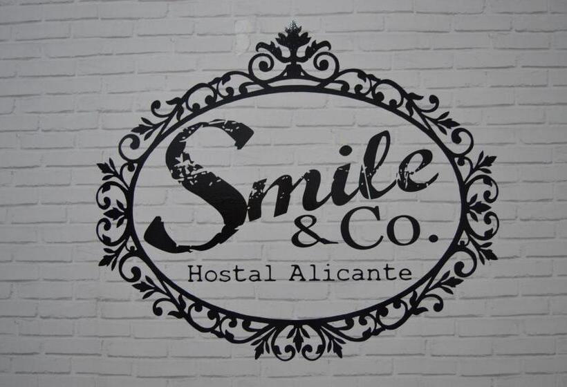 스탠다드 트리플 룸, Smile & Co Hostal Boutique