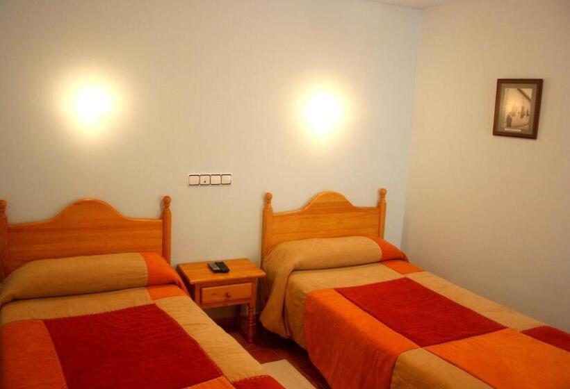 Номер Стандарт, Hostal La Granja