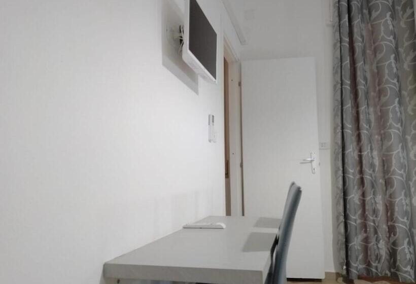 Basic Oda, Porrino Affittacamere Self Checking   Accesso Autonomo