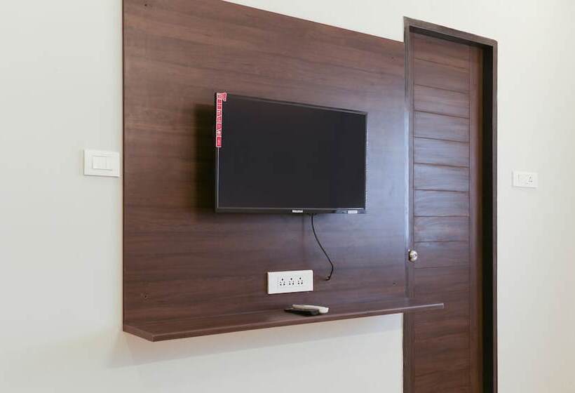 디럭스 룸, Treebo Hi Line Apartments Kalapatti