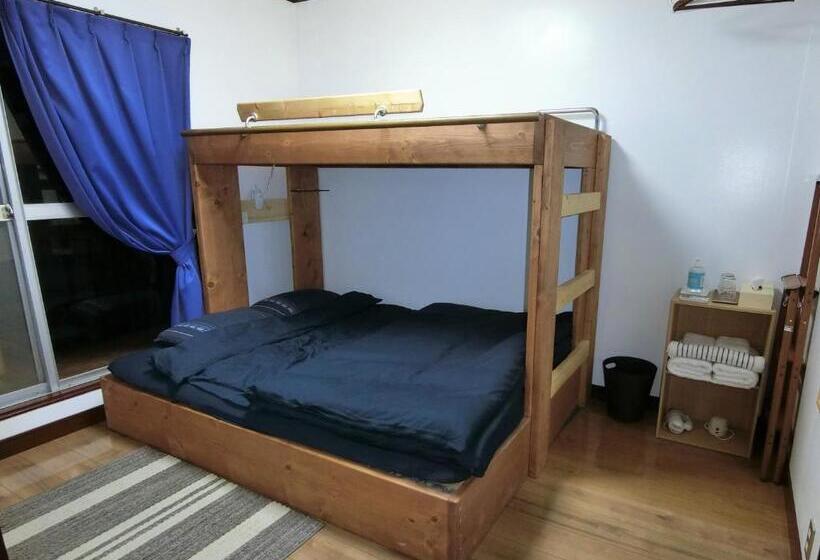 اتاق استاندارد با بالکن, Shirokuma Inn