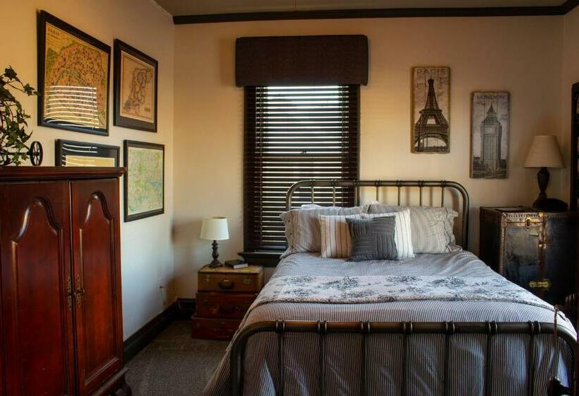 스탠다드 룸, The Katherine Holle House