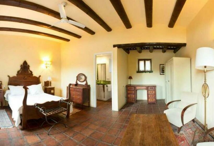 Номер Стандарт, Hostal La Riera De Peratallada