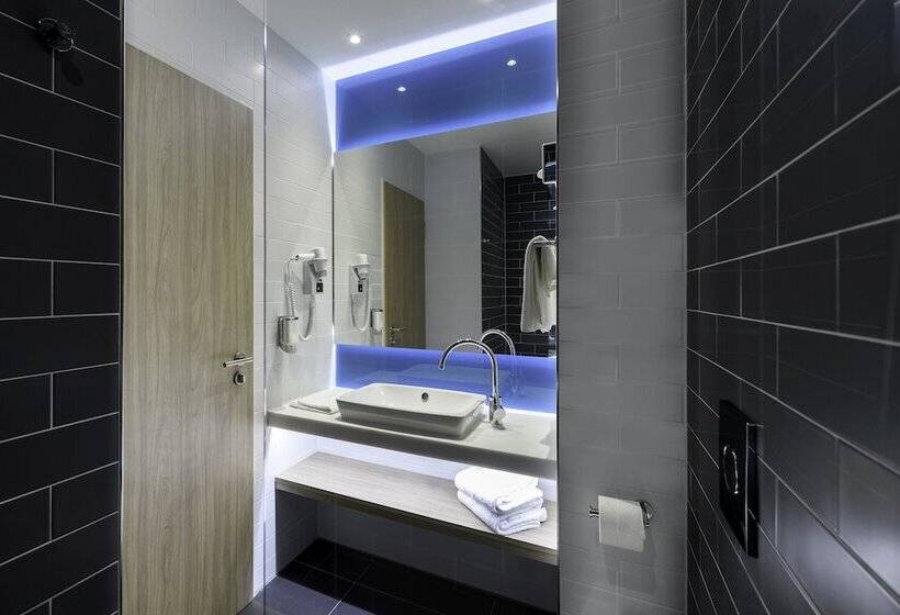 Семейный Номер, Holiday Inn Express   Regensburg, An Ihg