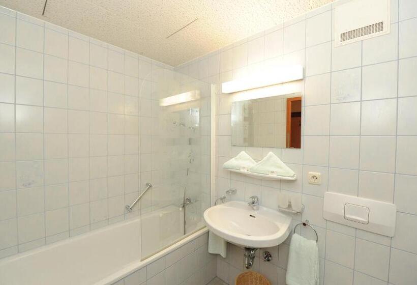 1 Bedroom Apartment Lake View, Garni Seestrand