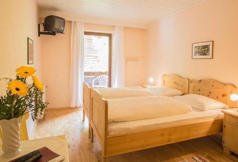 Номер Стандарт с Балконом, Berghotel Kason