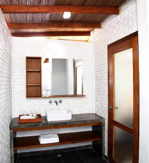 스탠다드 룸, White Sands Beach Resort Lembeh
