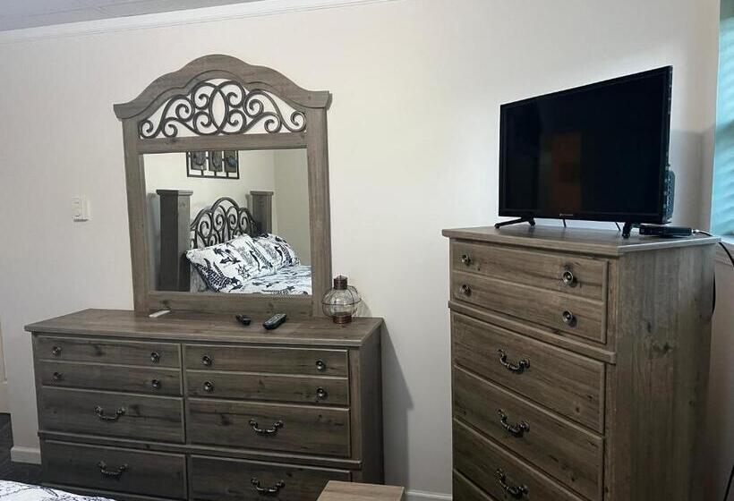 Family Suite, Carbone S Beachside Guest Rooms