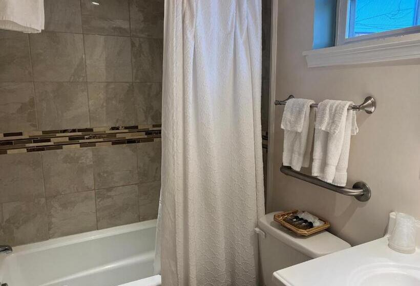 Family Suite, Carbone S Beachside Guest Rooms