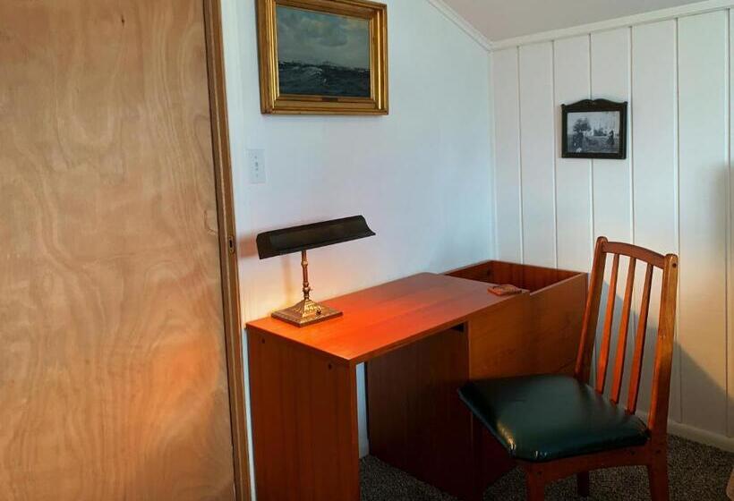Четырехместный Номер Стандарт, Wheeler On The Bay Lodge And Marina